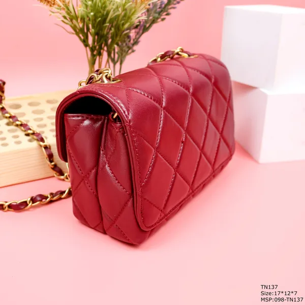 Chanel Woman’s Red High Best Handbag Lock With Stone 17x12x7cm product view 3