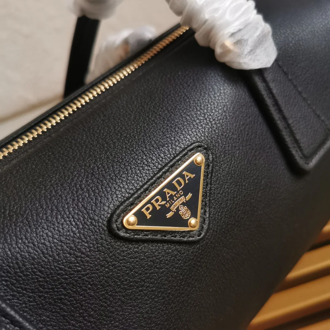 Prada Black Medium leather top-handle bag with padlock product view 4