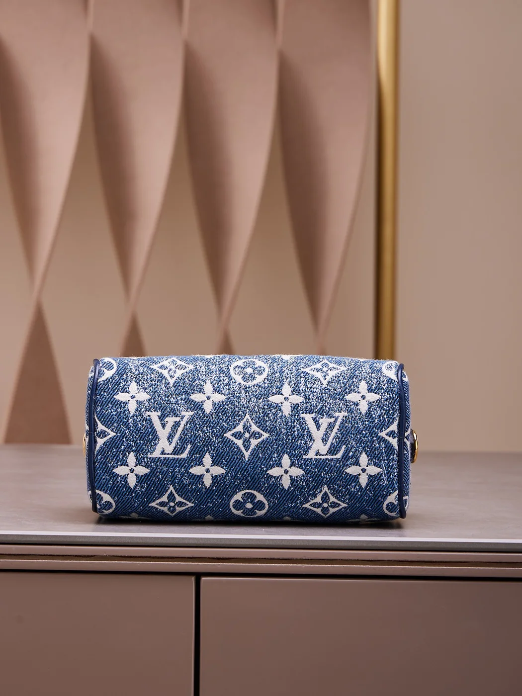 Louis Vuitton Speedy Monogram Demin Woman’s Handbags 16x10x7.5 cm product view 5