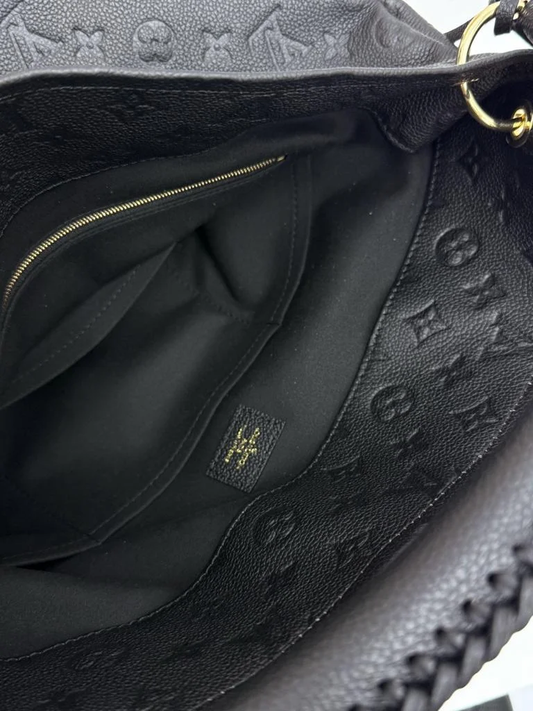 Louis Vuitton artsy mm black bag product view 8