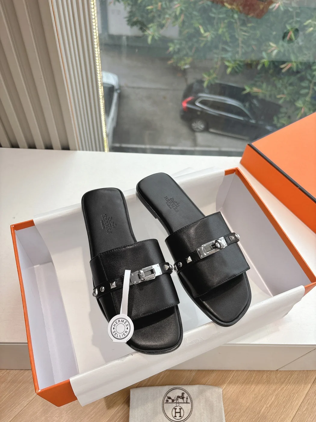 Hermès Women Black Leather Slide Sandals product view 3