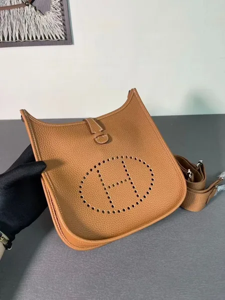 Hermès Evelyne III 29 Bag product view 4