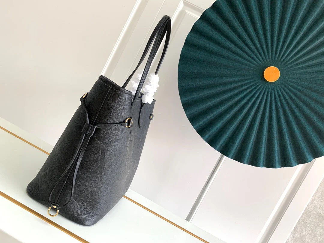 Louis Vuitton Never Full Monogram Black Handbags 32x29x17cm product view 2