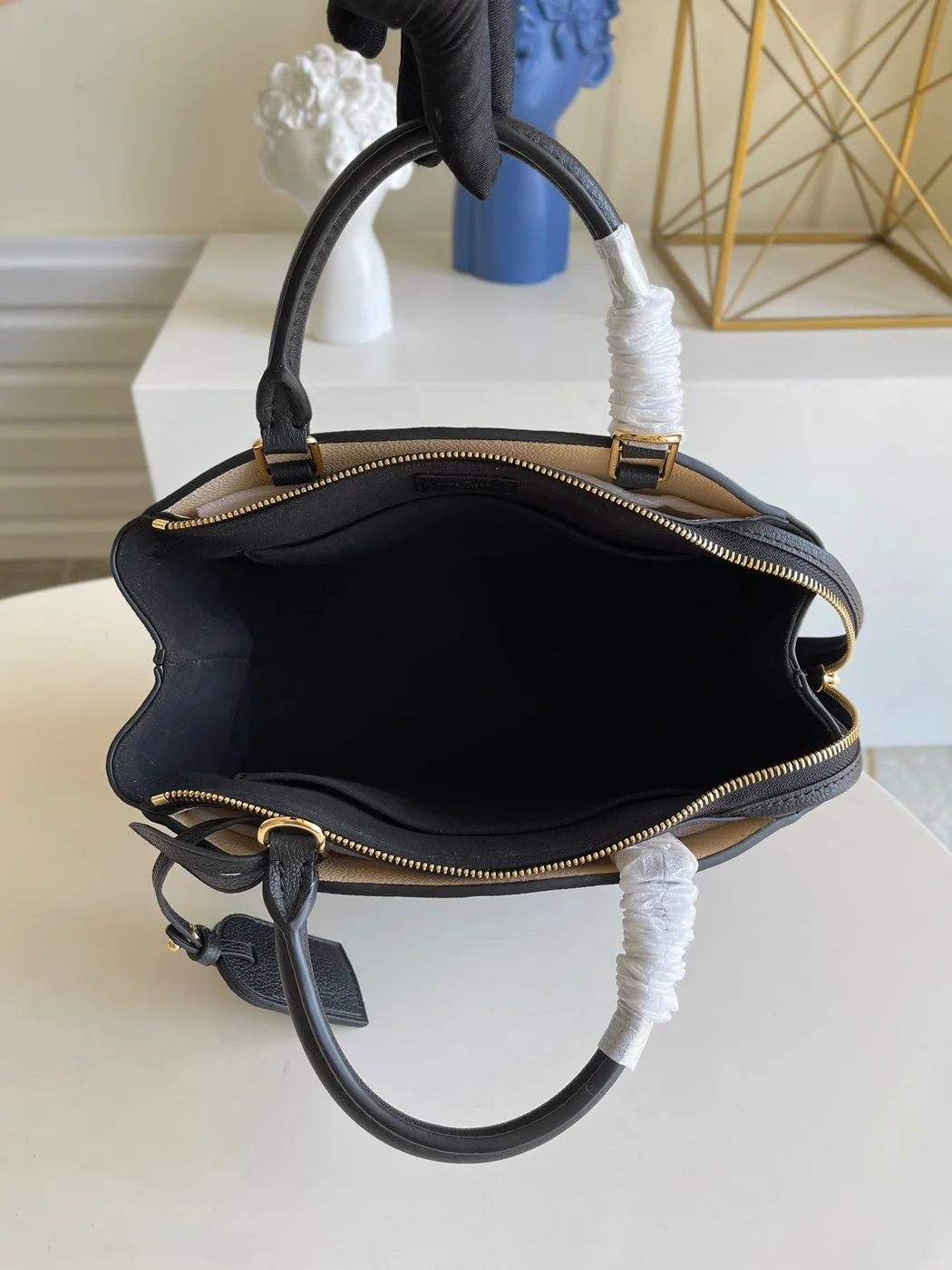 Louis Vuitton Petit Palais Da Bicolor Monogram Empreinte Handbags 29x18cm product view 4