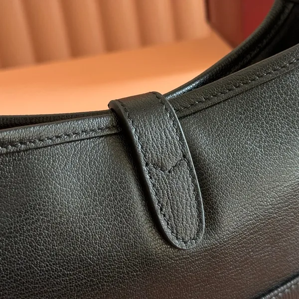 Gucci 26S Jackie Slim Shoulder Bag 27 In Black Calfskin product view 6