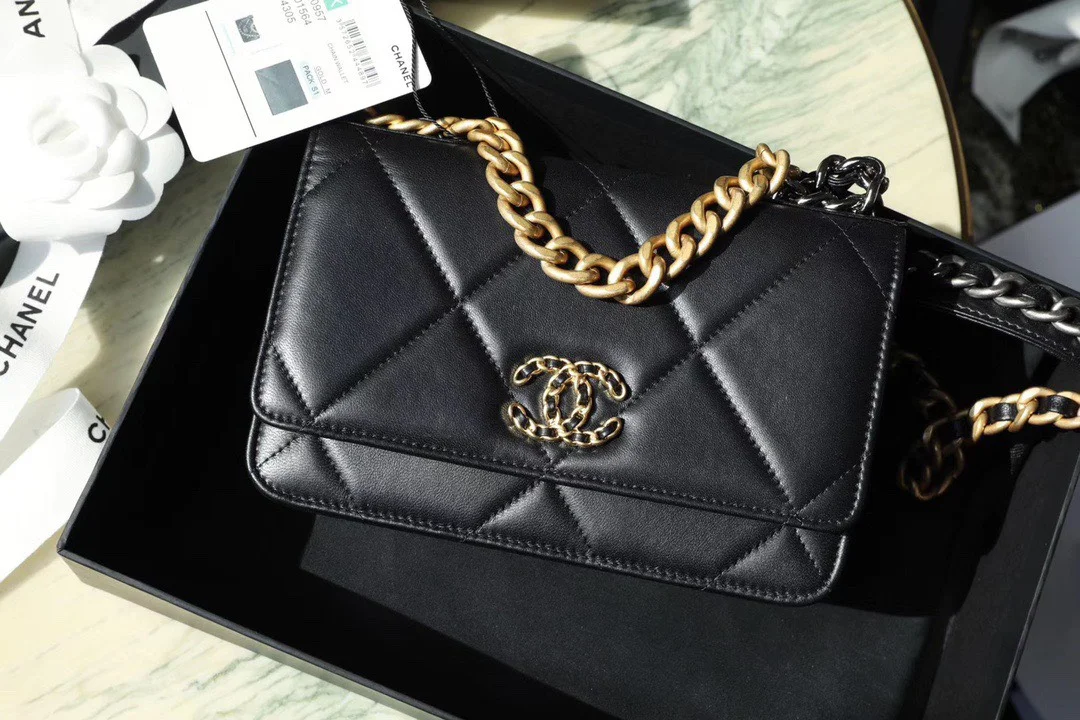 Chanel Woc C19 Handbag Woman’s Lock Gold Black 19 cm product view 2
