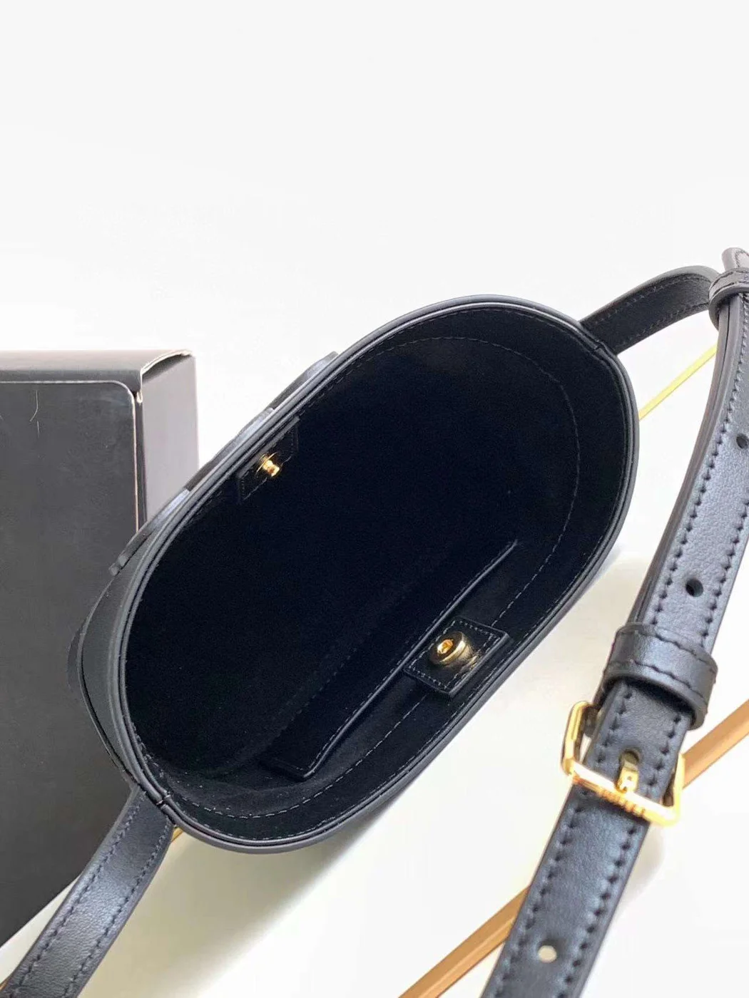 Celine Small Bucket Cuir Triomphe Mini Black Bucket Bag 19.5x16x7cm product view 7