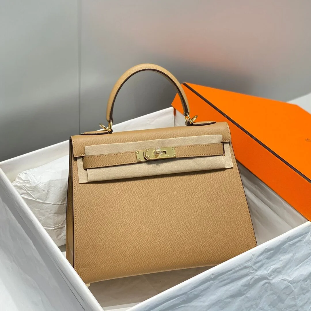 Hermès 28 cm In Chai Epsom Gold Hardware Bag