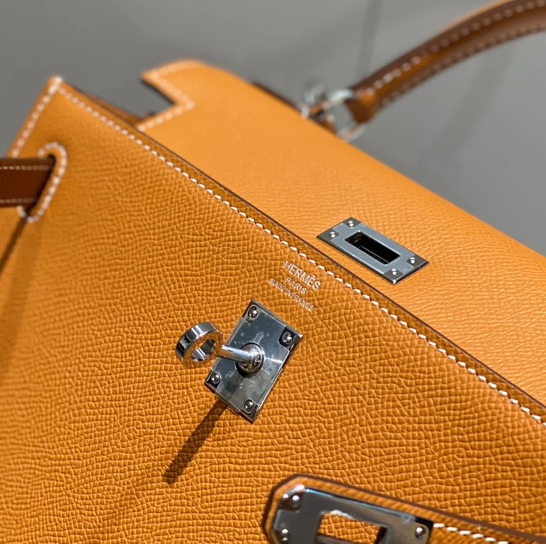 Hermès 25 cm In Gold Epsom Silver Hardware Bag product view 6