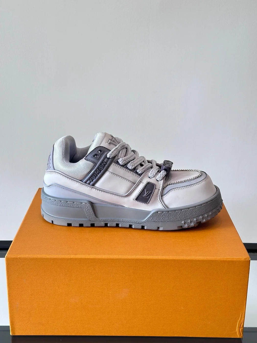 Louis Vuitton Men White Leather Gray Accents Sneakers product view 6