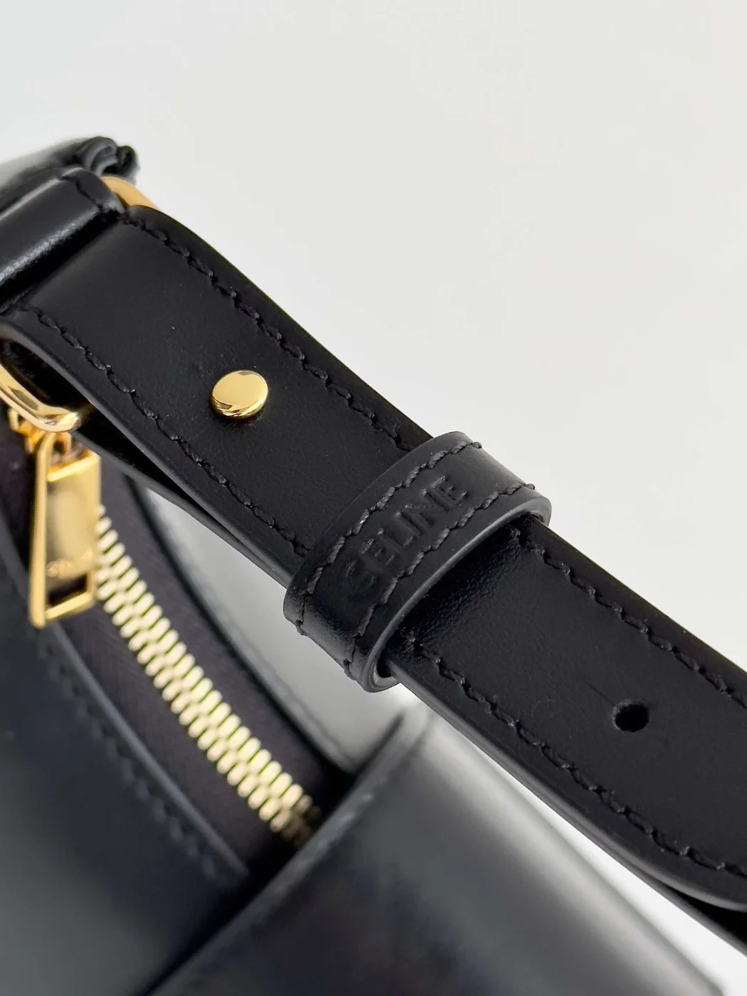 Celine Triomphe Curved Black Matte Leather 23x14x7cm Bag product view 3