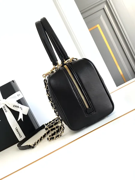 Chanel Black Quilted Lambskin Leather Bag product view 5