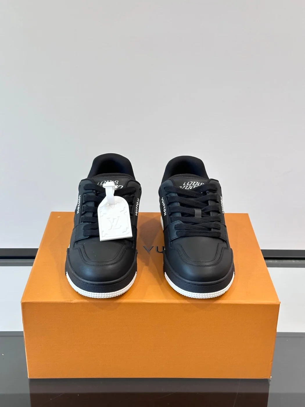 Louis Vuitton Men Black Leather Sneakers product view 2