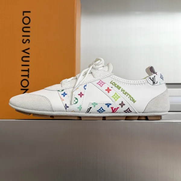 Louis Vuitton white leather  Sneakerina trainers product view 2