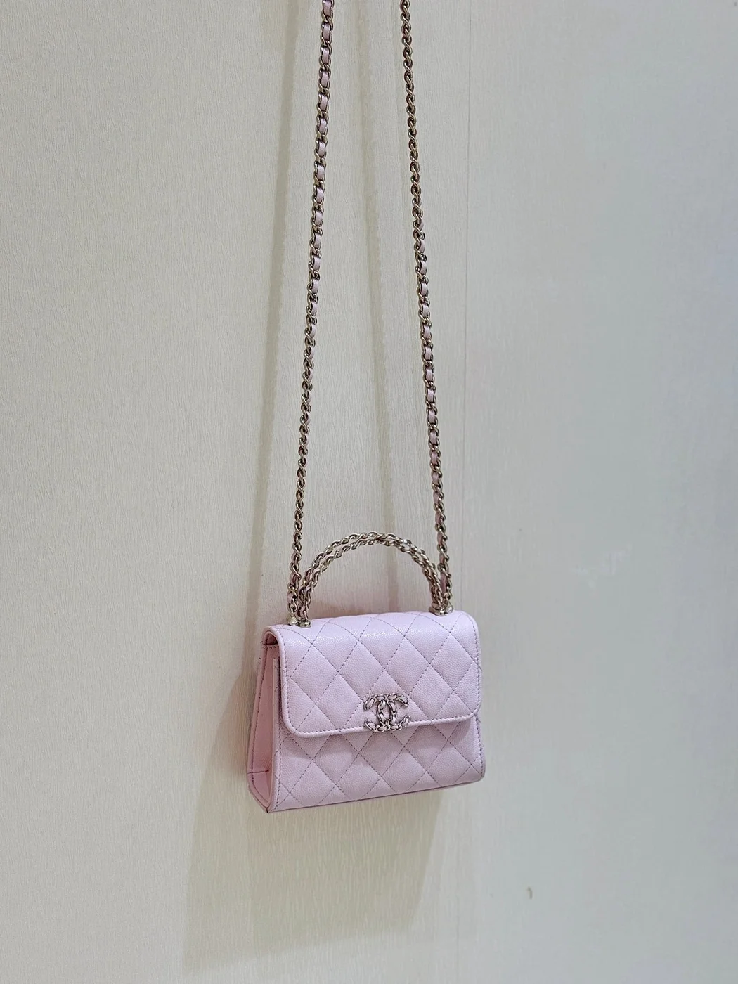 Chanel 25S Double C Logo Diamond Shiny Calfskin Bag product view 7