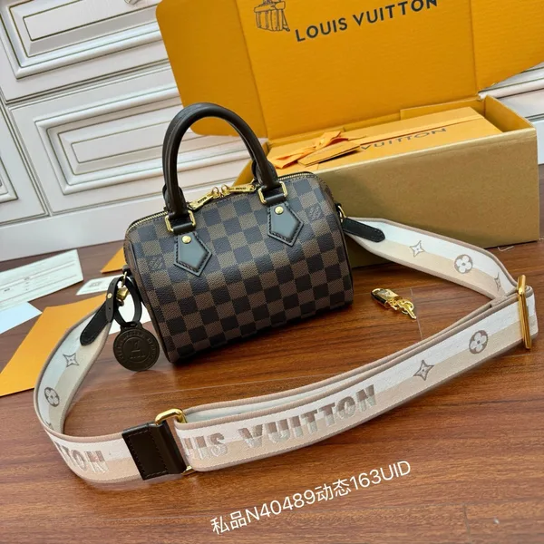 Louis Vuitton Speedy Bandoulière 20 Bag product view 1