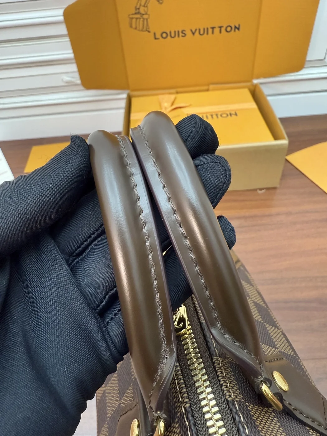 Louis Vuitton Speedy Bandoulière 20 Bag product view 4