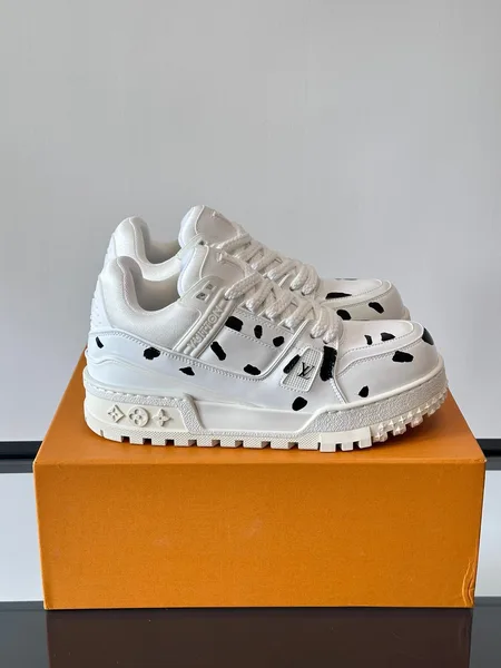 Louis Vuitton Men White Leather Black Spot Sneakers product view 1