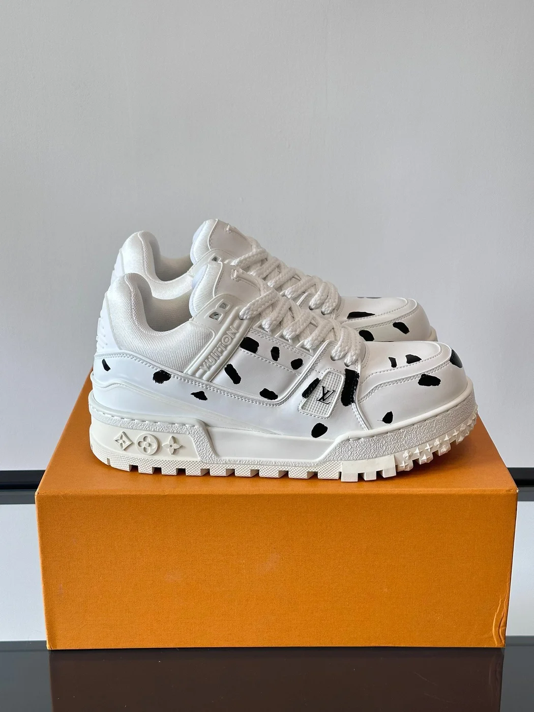 Louis Vuitton Men White Leather Black Spot Sneakers product view 1