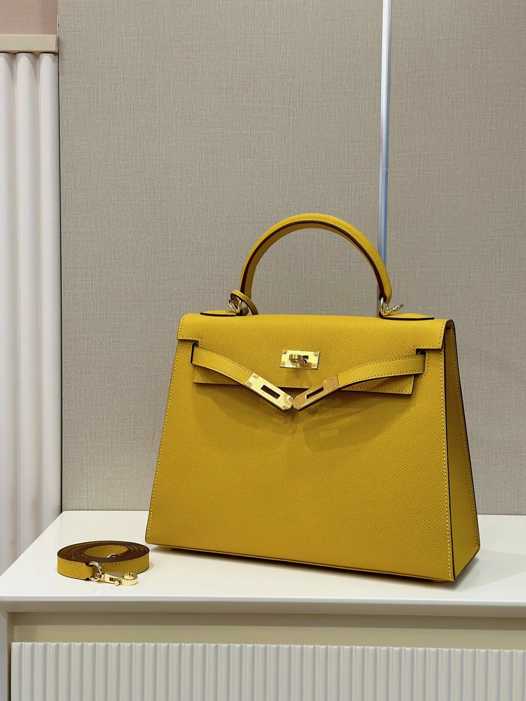 Hermès Kelly 25 Lime Fluo Yellow Epsom Gold Hardware Bag product view 7