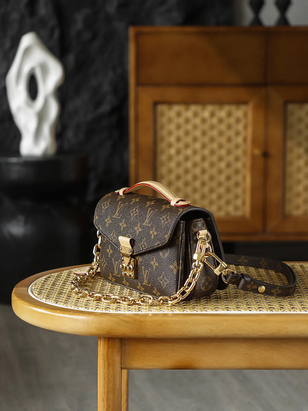 Louis Vuitton Pochette Métis East West bag product view 4