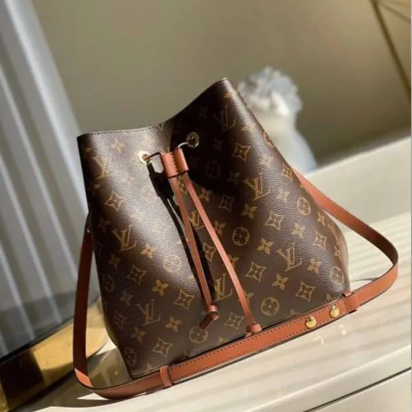 Louis Vuitton NeoNoe Monogram Pattern Handbags 26x22x27cm product photo