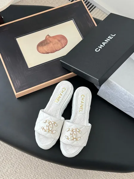 Chanel Women White Quilted Leather Slides product view 1