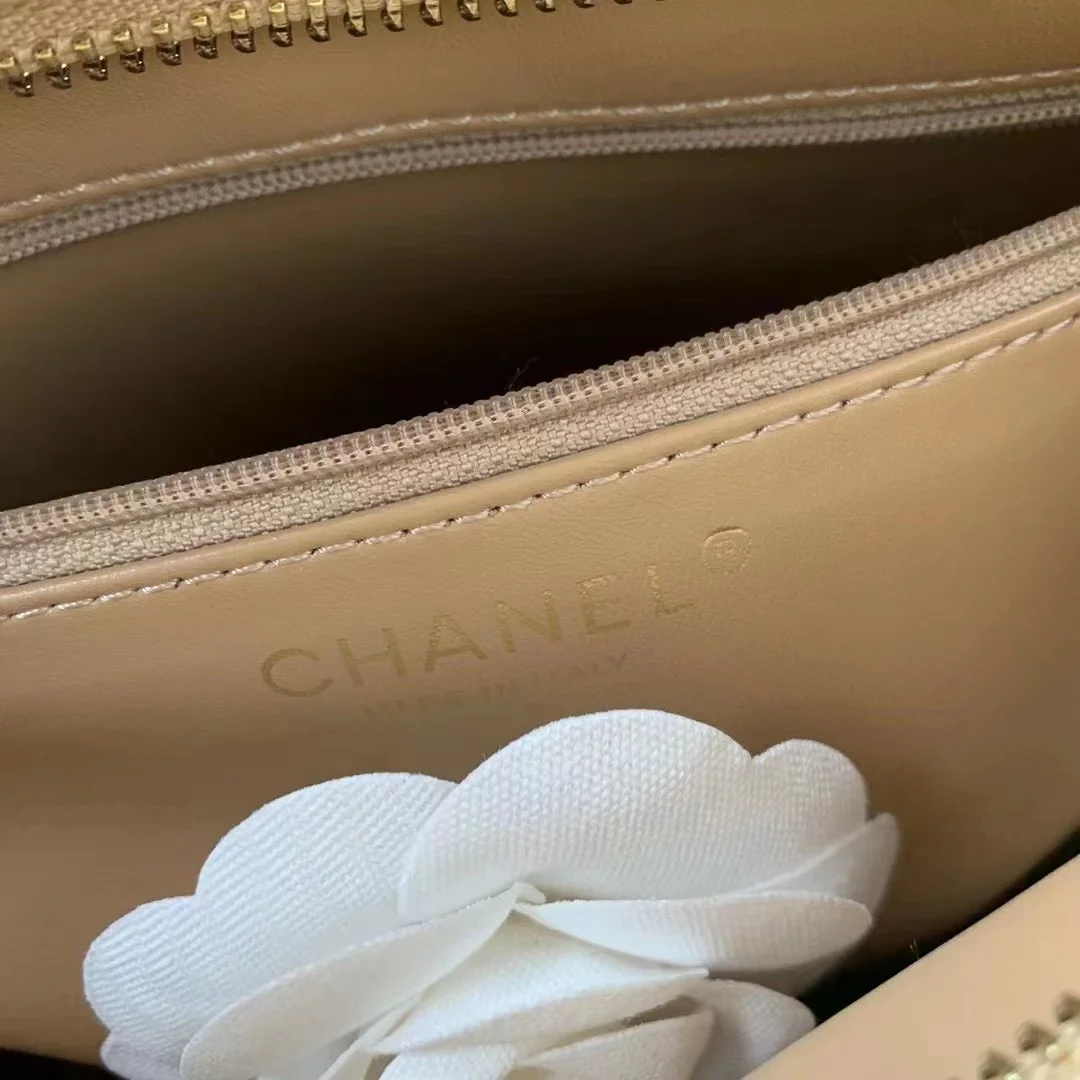 Chanel Vintage Classic Handbags Lock Gold Nude 30x21x8cm product view 3