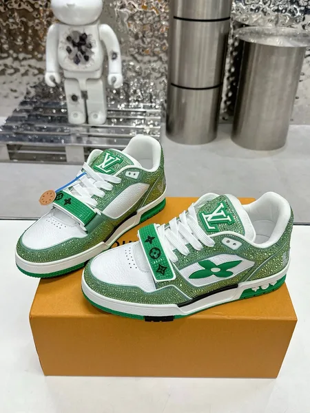 Louis Vuitton Women Green White Leather Sneakers product view 5