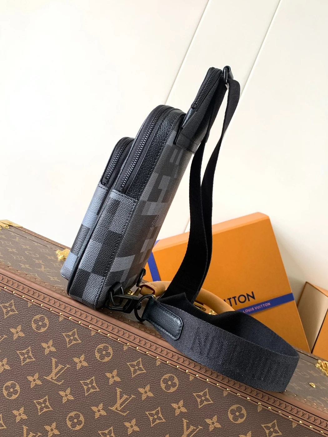 Louis Vuitton Avenue 31 In Black Canvas Calfskin Bag product view 6
