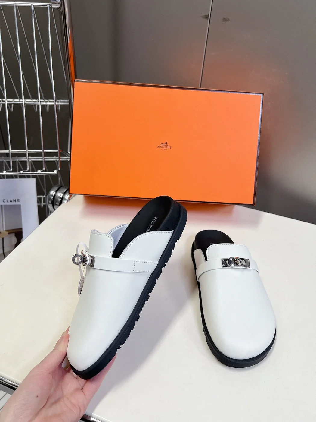 Hermès Women White Leather Mules product view 3