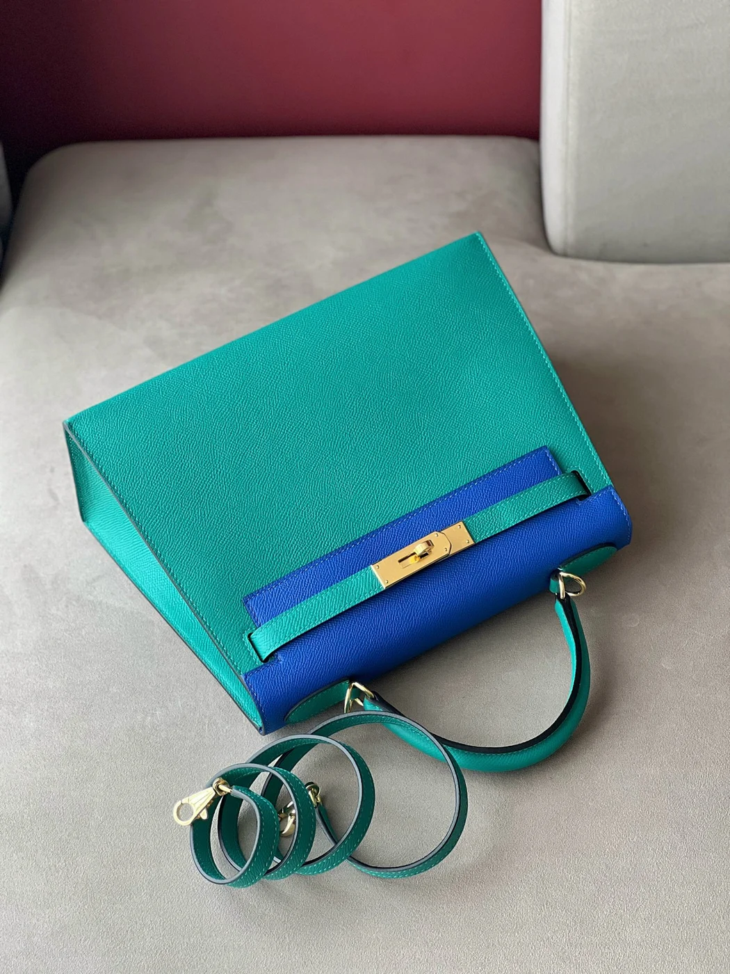Hermès Kelly 28 Epsom Light Blue/ Electric Blue Palladium Hardware Bag product view 5