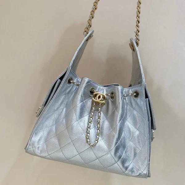 Chanel 25 Handbag In Silver-Tone 30 Grained Calfskin Gold Hardware product view 4
