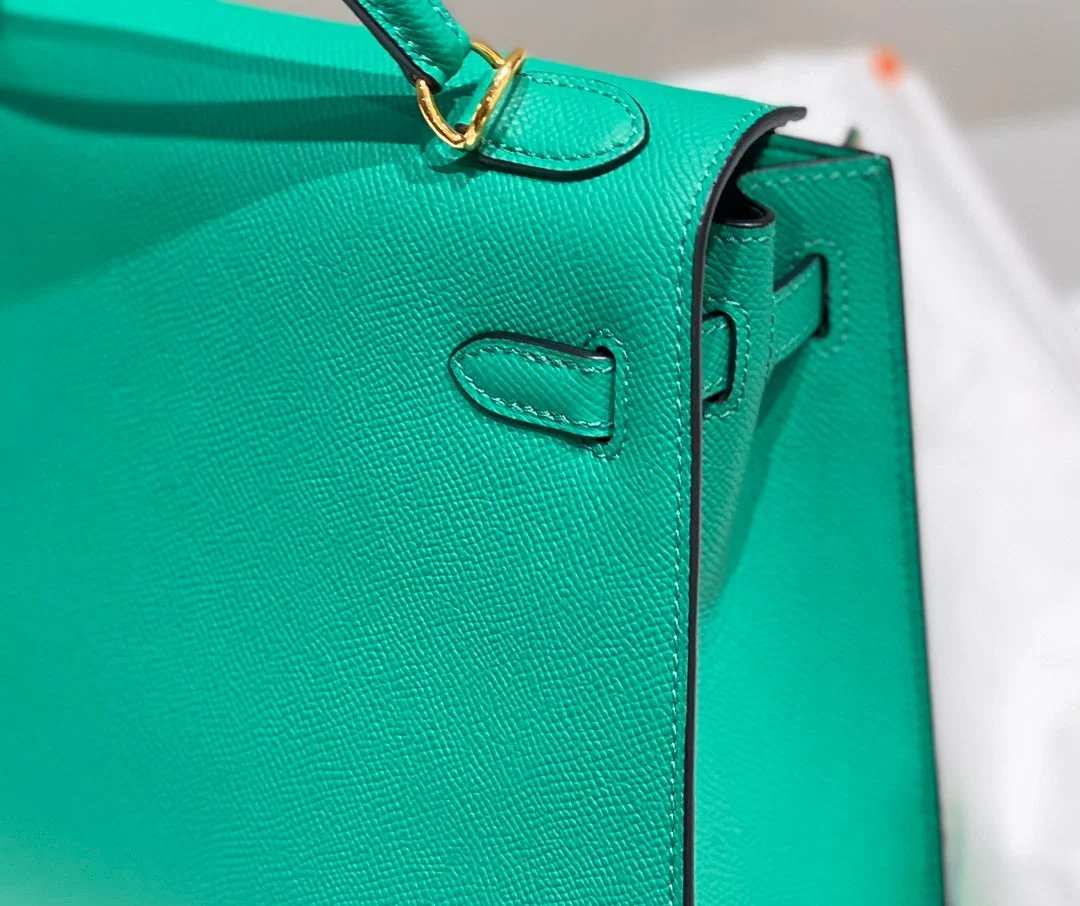 Hermès 25 cm In Vert Vertigo Epsom Gold Hardware Bag product view 3
