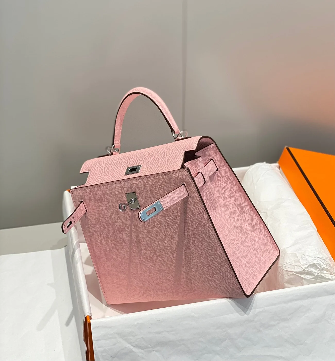 Hermès Kelly 25 cm In Rose Sakura Epsom Silver Hardware Bag product view 2