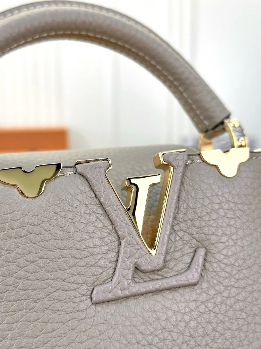 Louis Vuitton Capucines Lock Gold Handbags Cowhide Leather 21 cm product view 2