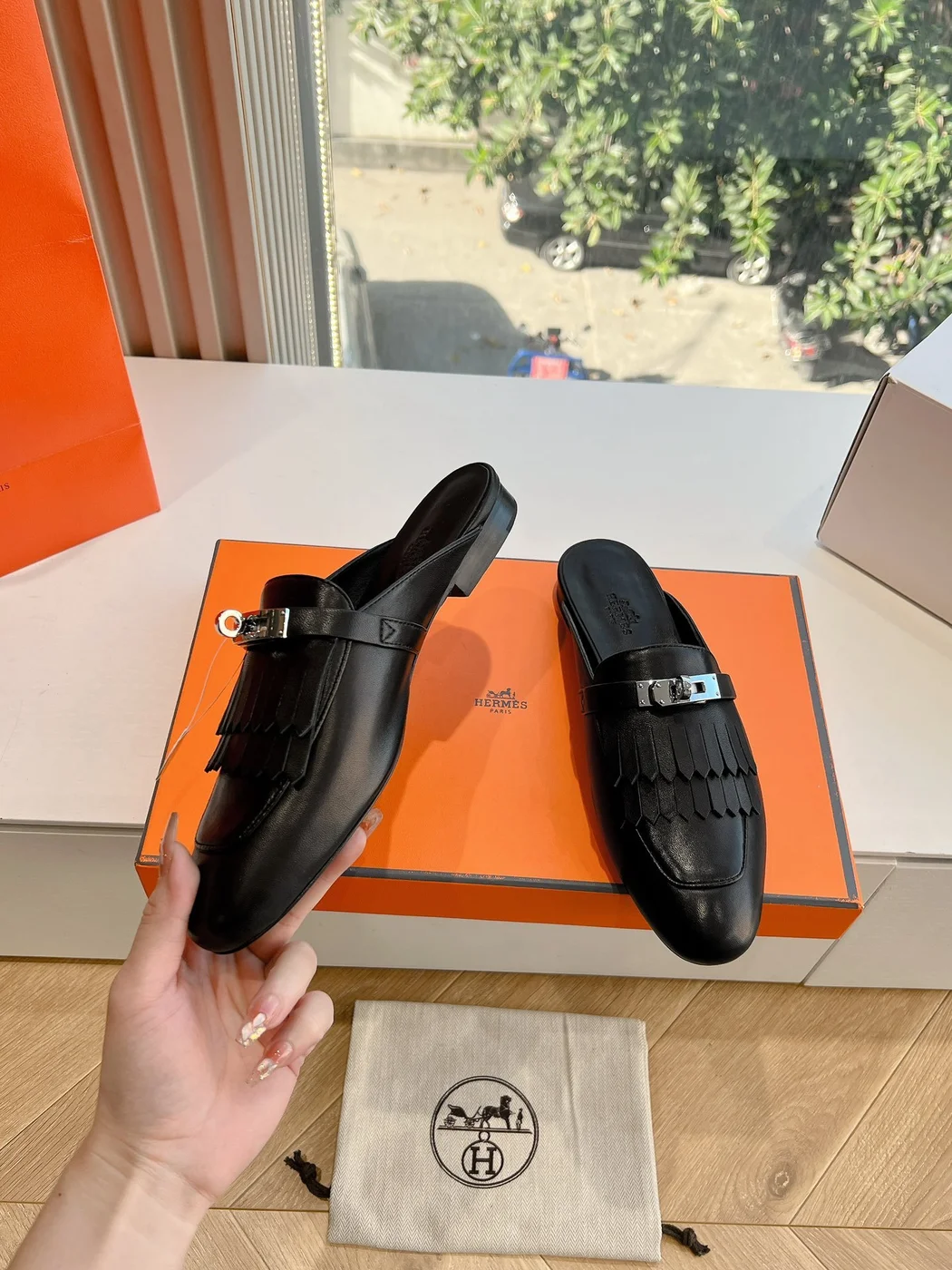 Hermès Women Black Leather Mules product view 5