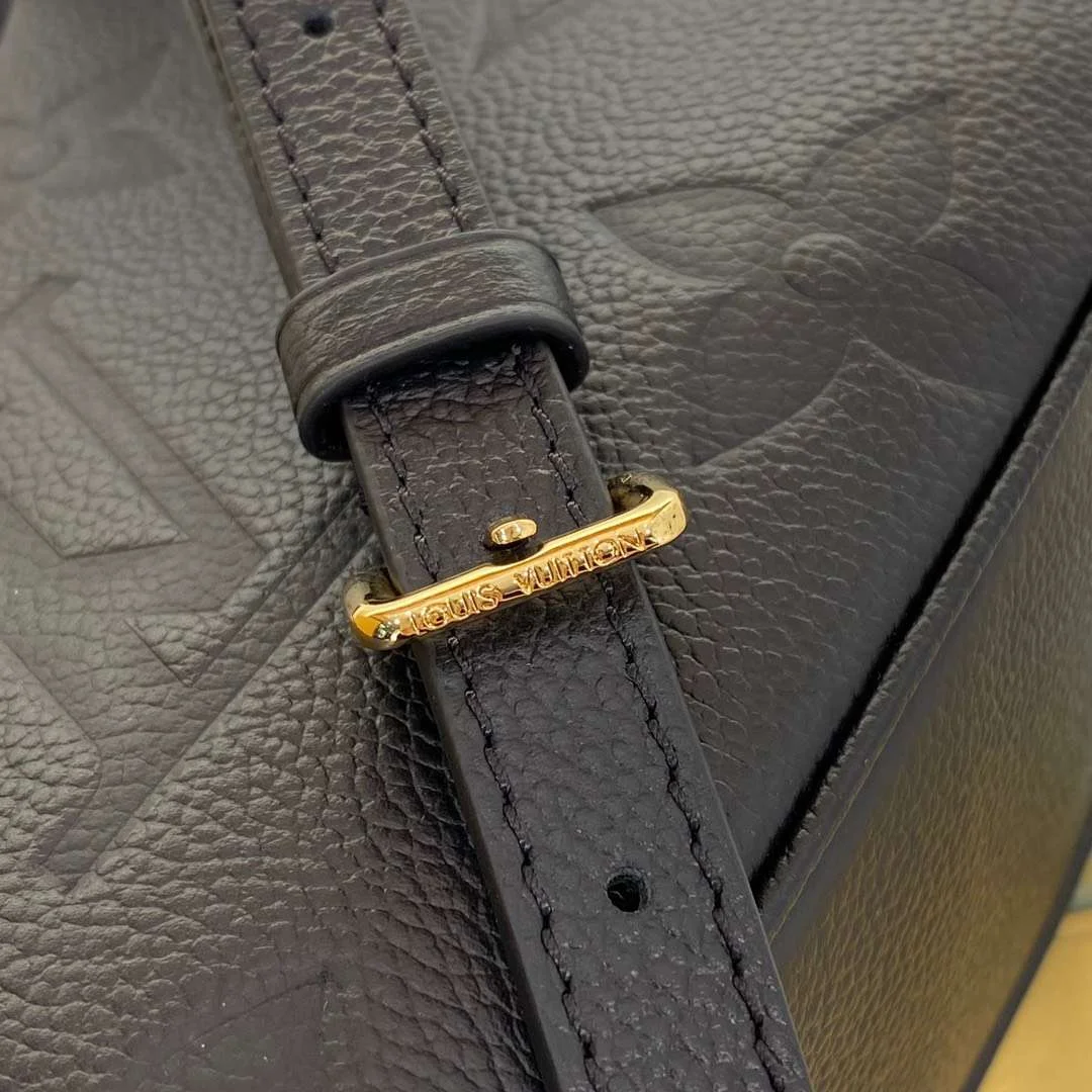 Louis Vuitton Bagatelle Monogram Black Handbags 24x18cm product view 3