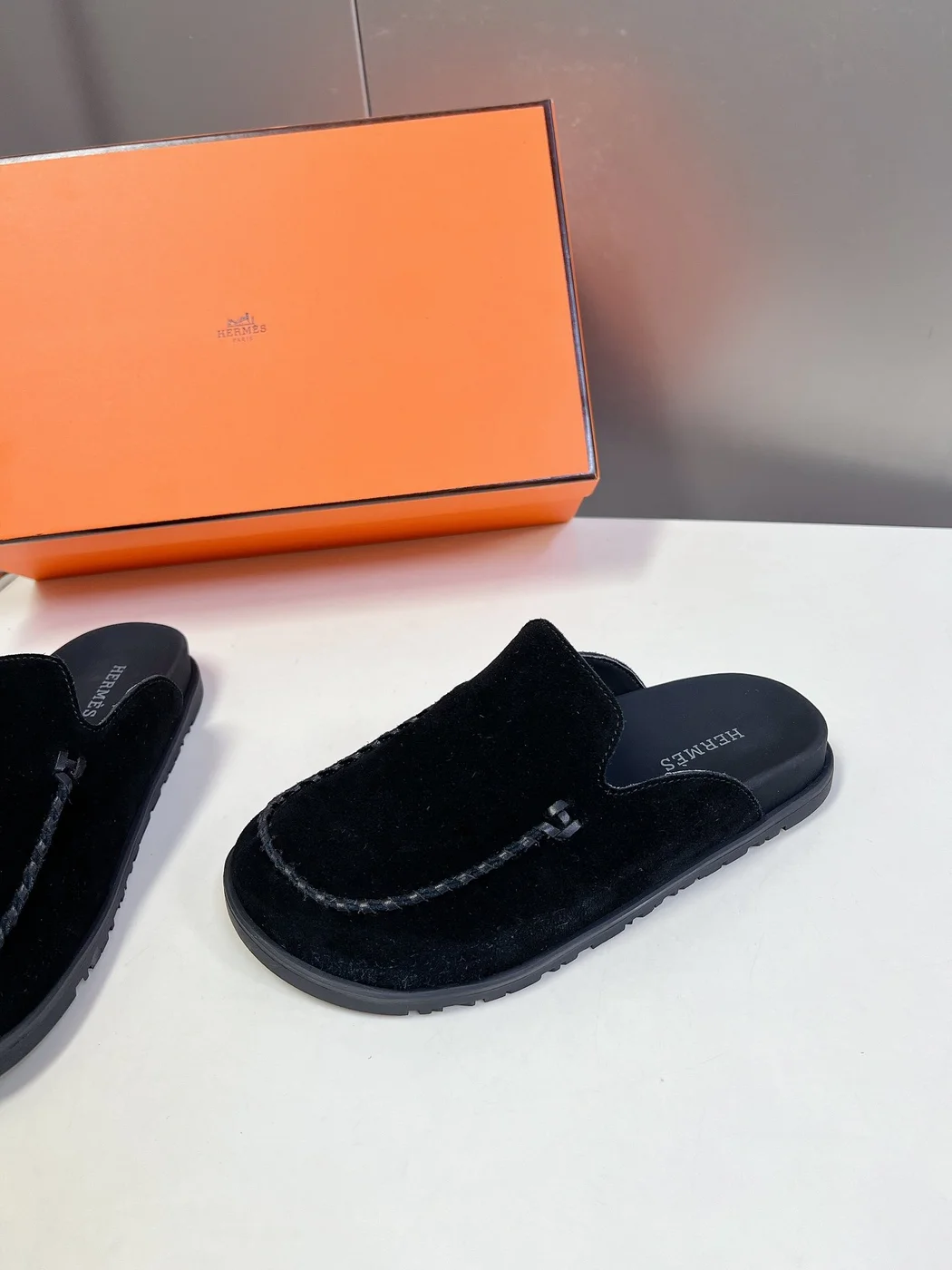 Hermès Women Black Suede Slippers product view 4