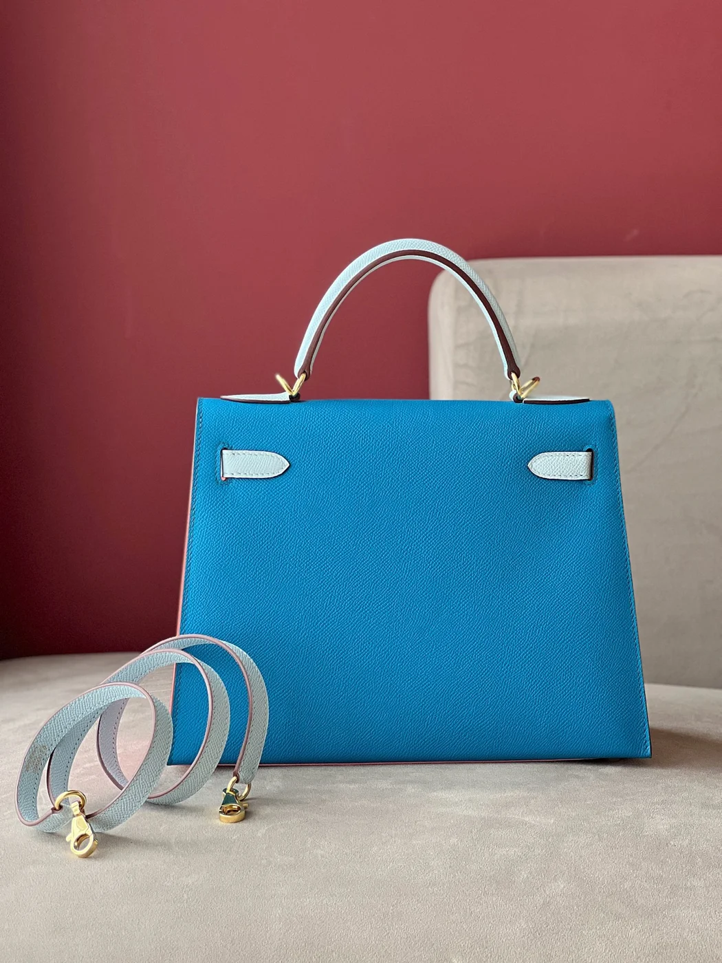 Hermès Kelly 28 Epsom Light Blue/ Electric Blue/Rose Pink Gold Hardware Bag product view 5