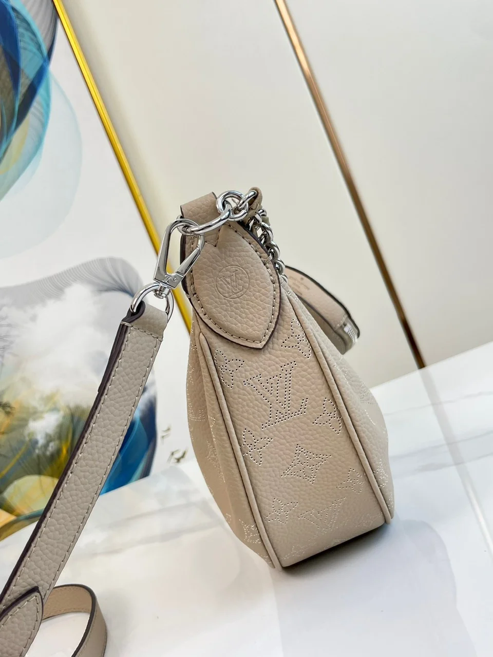Louis Vuitton Baia Mahina Mono Pattern Handbags 26x17x7.5 cm product view 5