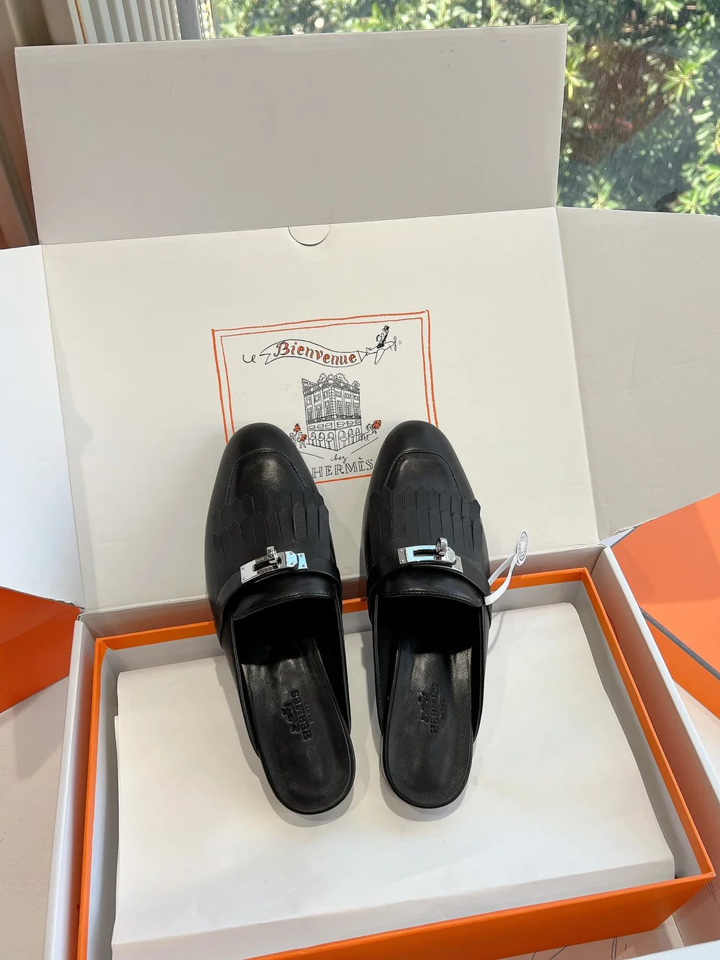 Hermès Women Black Leather Mules product view 3