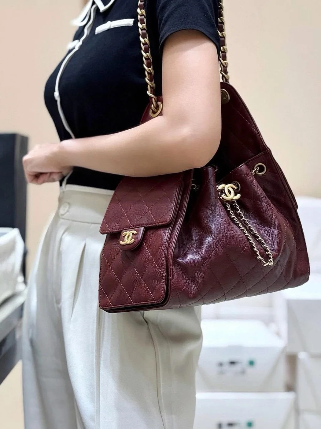 Chanel 25 Small Burgundy Gold Hardware Bag product view 3