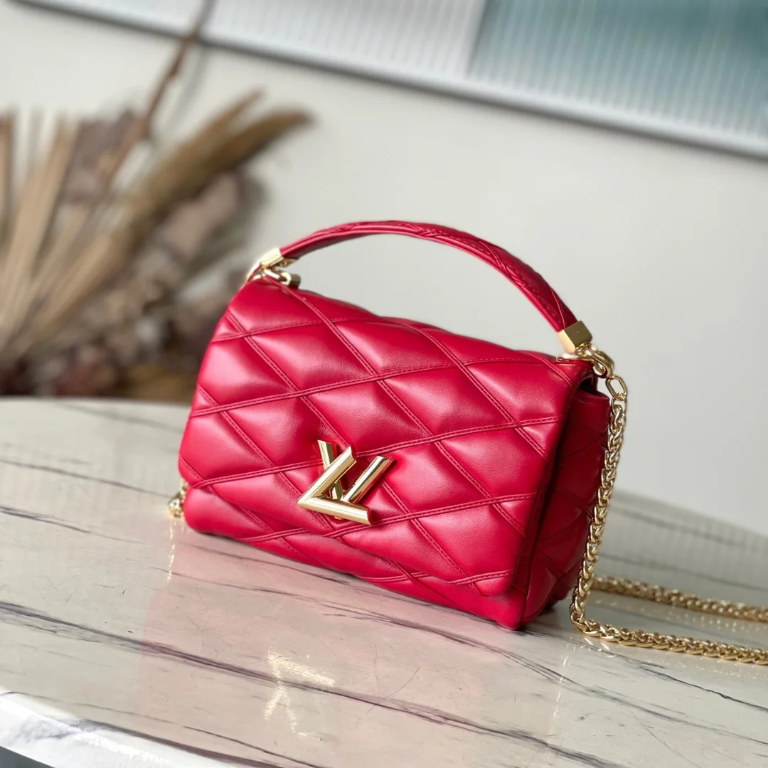 Louis Vuitton Twist Woman’s Red Handbags Smooth Leather 23 cm product view 1
