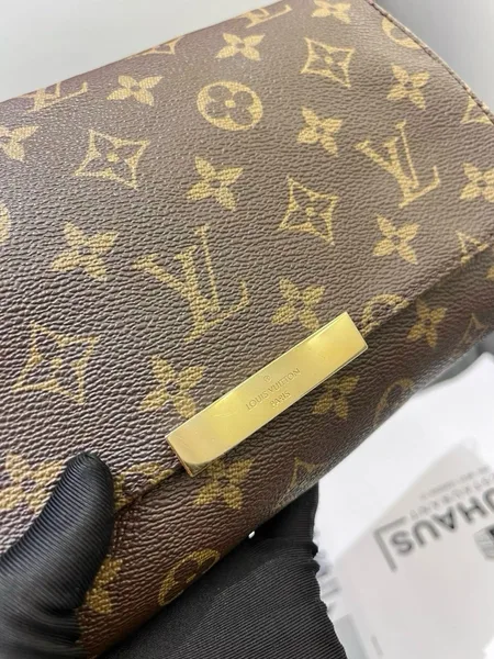 Louis Vuitton Favorite MM Bag product view 9