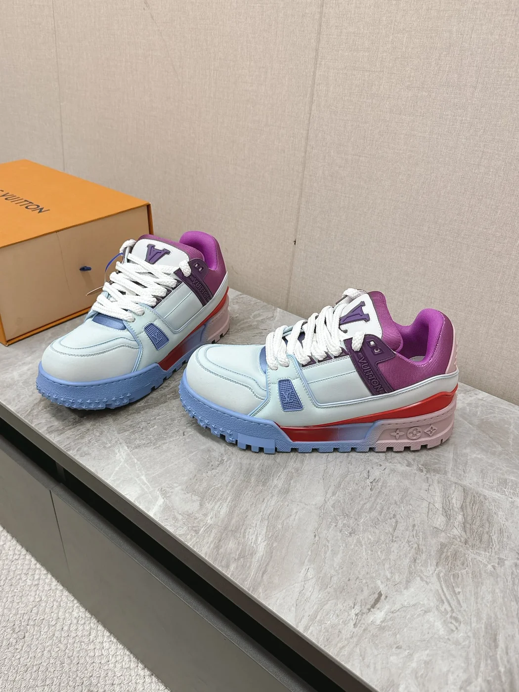 Louis Vuitton Women Blue White Leather Sneakers product view 3