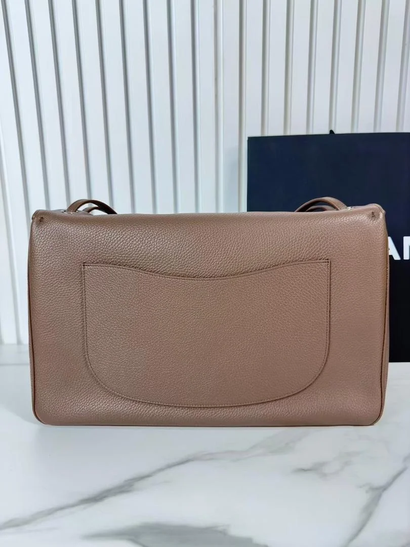 Chanel Maxi Flap bag from the Spring/Summer 2026 collection product view 5