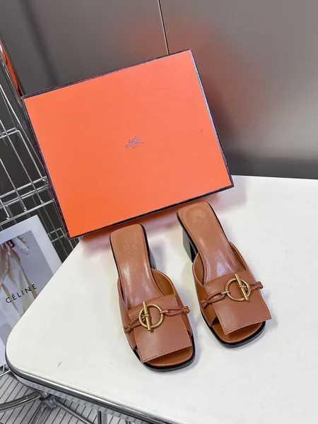 Hermès Women Brown Leather Heels product view 1