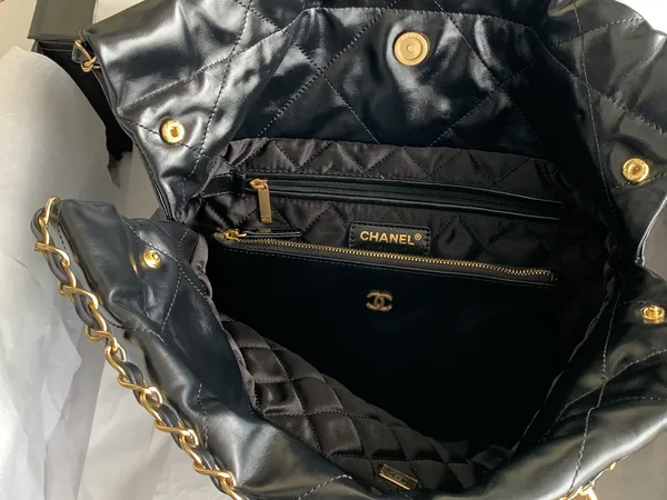 Chanel 22 Small Handbag in Black product view 7