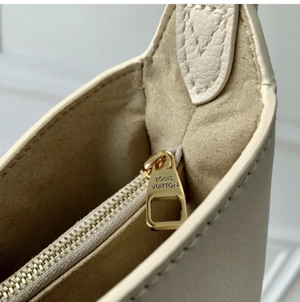 Louis Vuitton Lowkey Lock Pattern Woman’s Handbags 26x18x7cm product view 4